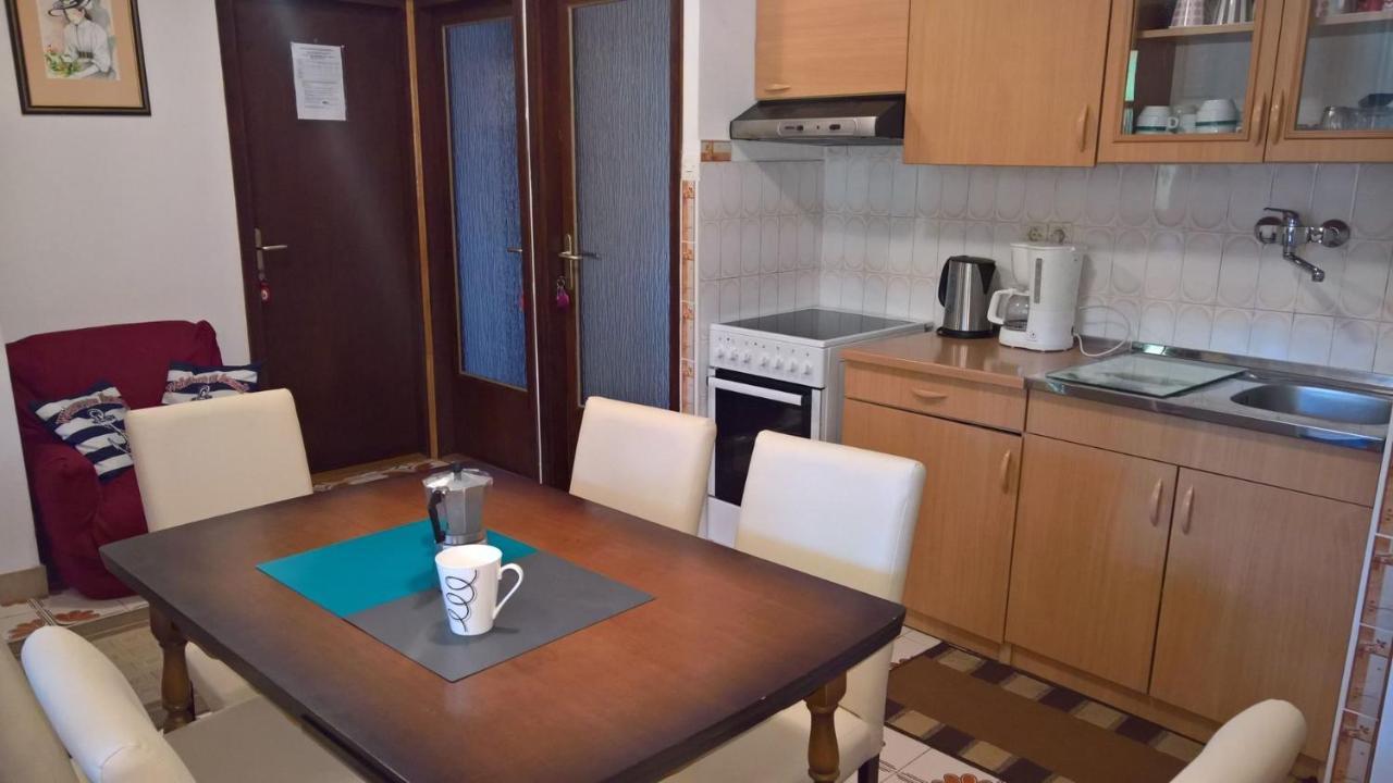 Apartments Trupec Малинска Екстериор снимка