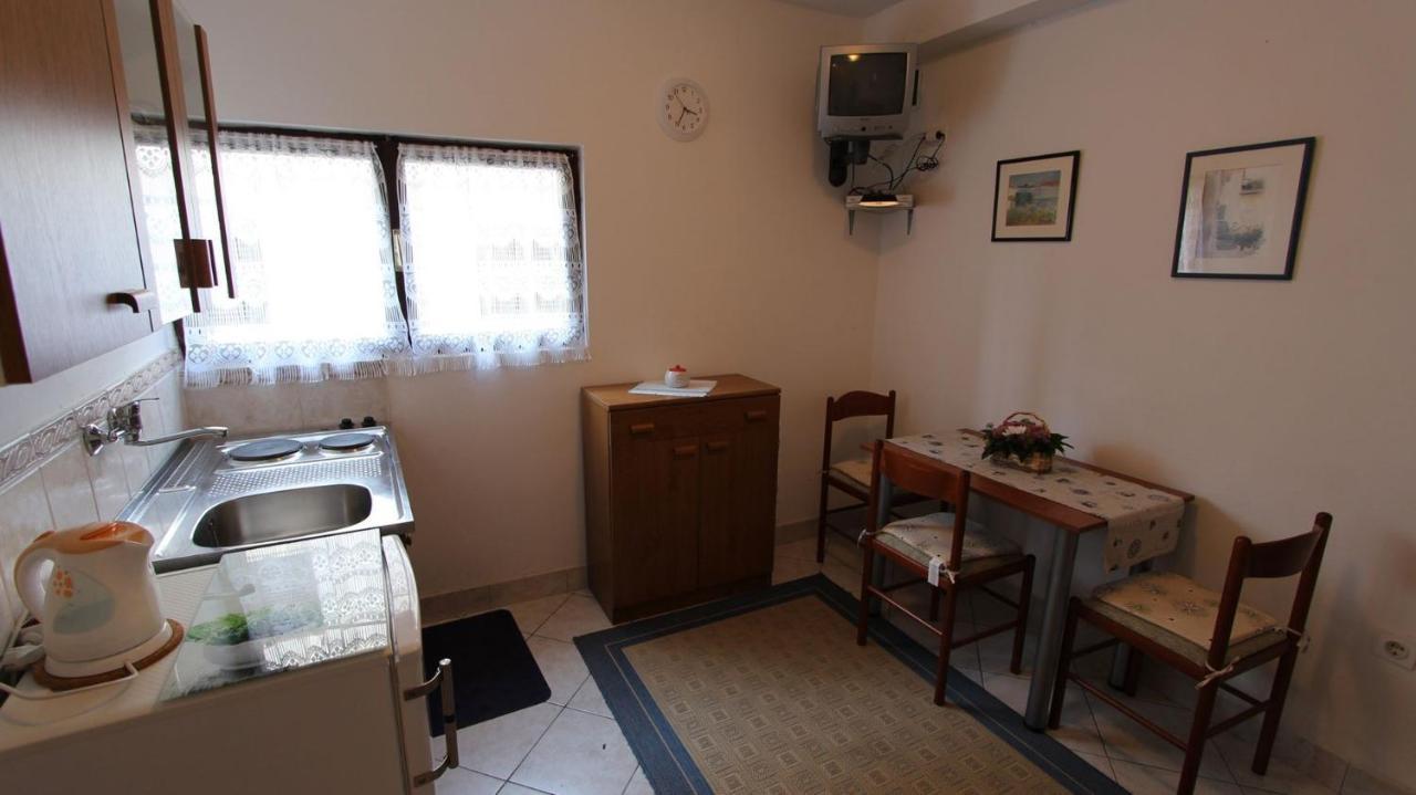 Apartments Trupec Малинска Екстериор снимка