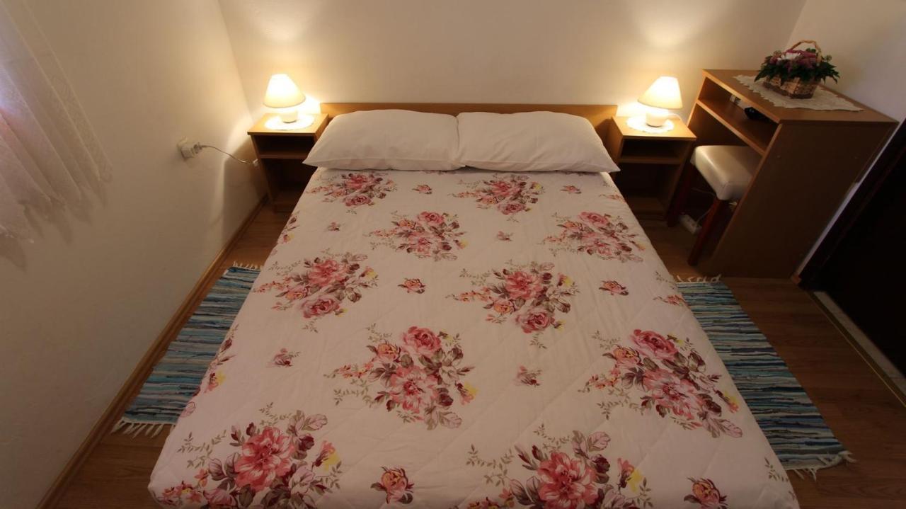 Apartments Trupec Малинска Екстериор снимка