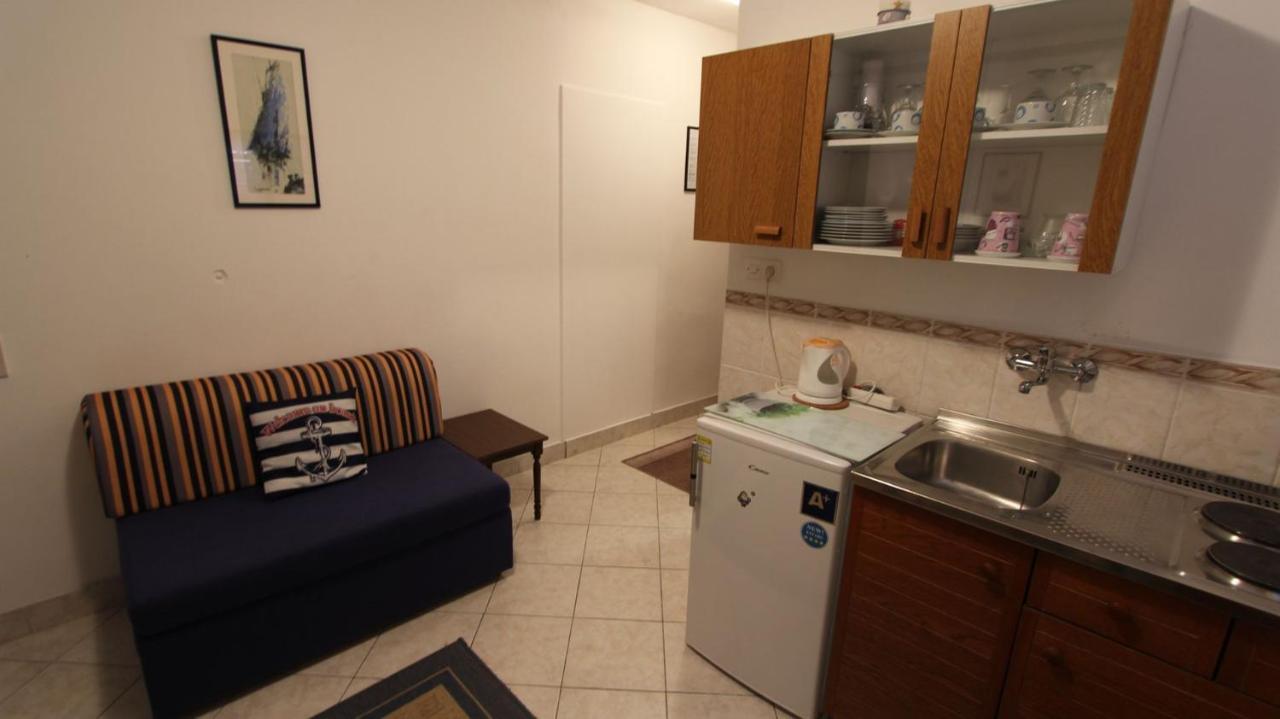 Apartments Trupec Малинска Екстериор снимка